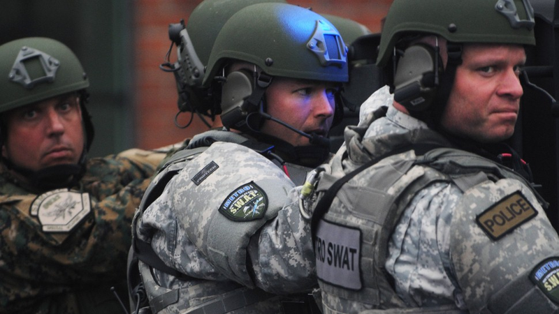 Illustration for article titled Scenes From The Watertown Manhunt